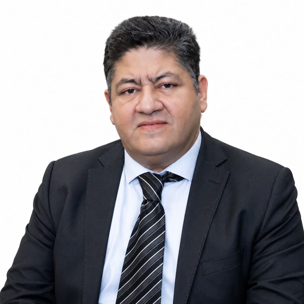 Dr. Giv Sharifi, professor of neurosurgery and spine surgery specialist at Ceritamed, providing advanced brain surgery, pituitary surgery, skull base surgery, and spinal treatment services.