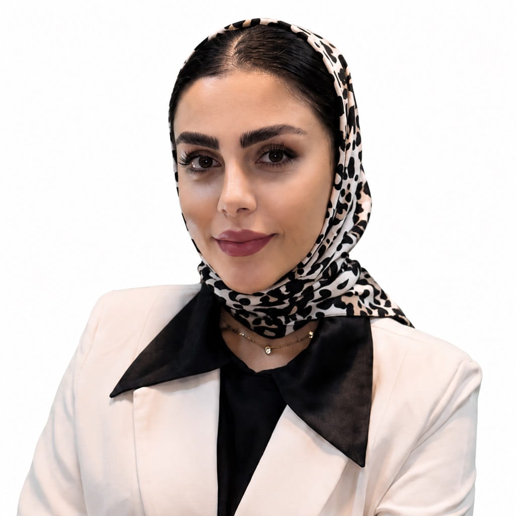 Dr. Sarina Rahmani, cosmetic dentist at Ceritamed specializing in smile aesthetics, dental veneers, teeth whitening, and restorative dental care.